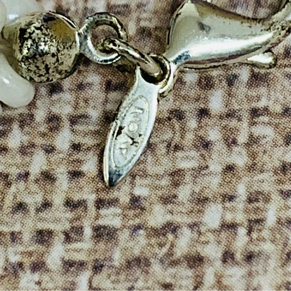 Avon Beaded Shell Necklace - Picture 3 of 3